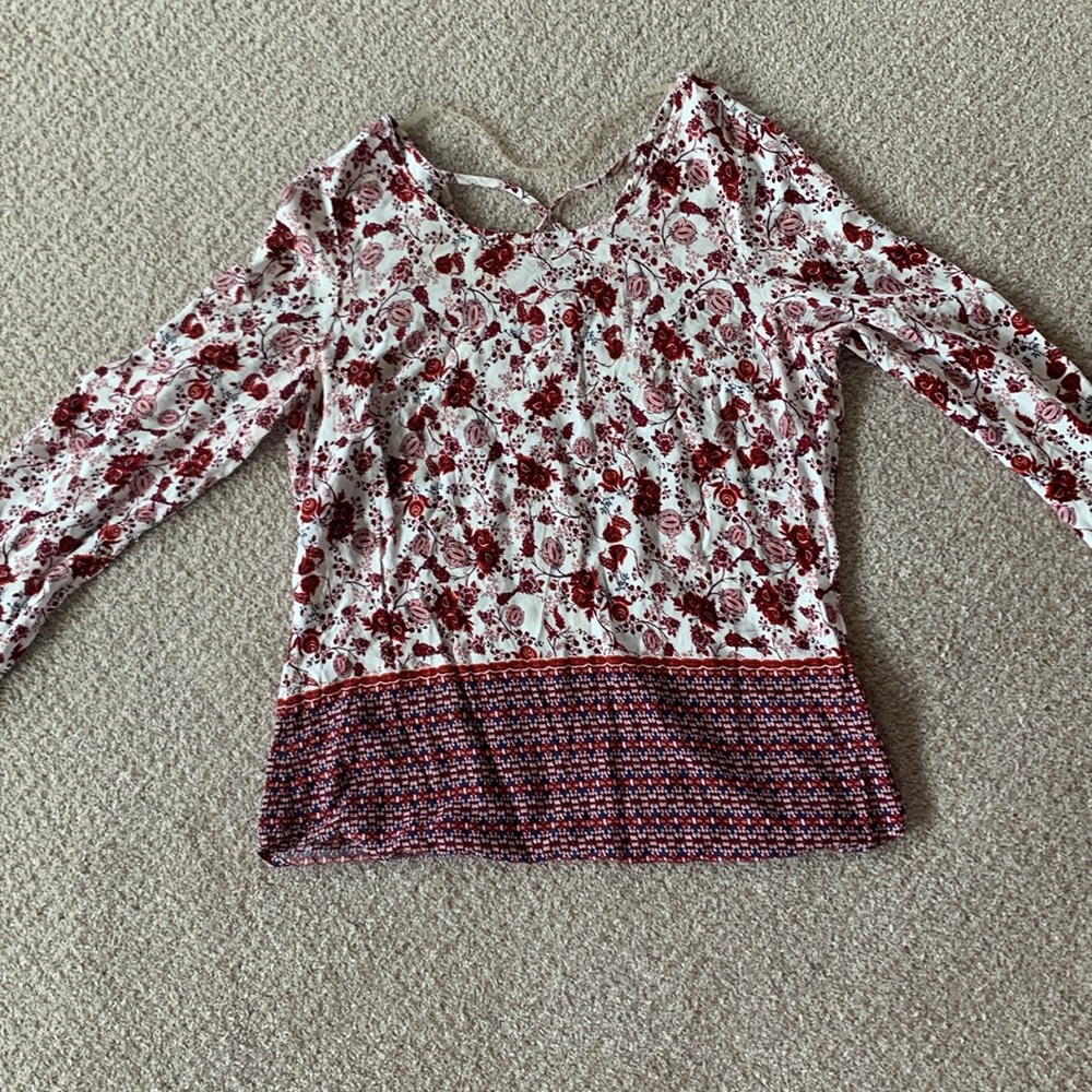 Pretty floral rose shirt.